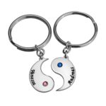 סט מחזיקי מפתחות יין ויאנג עם חריטה אישית ואבני לידה