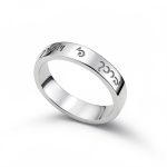 טבעת עם חריטה בעברית