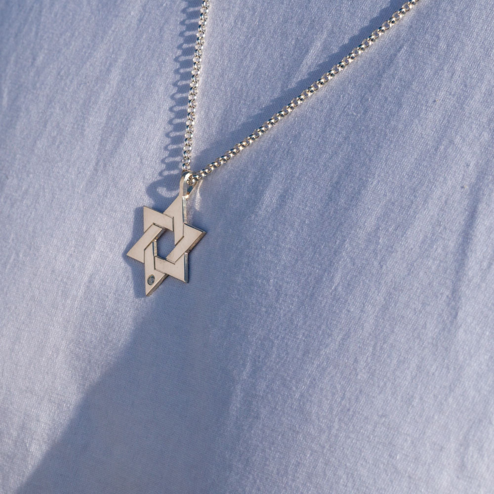 שרשרת מגן דוד לגבר עם יהלום שרשרת מגן דוד לגבר עם יהלום