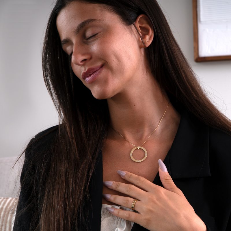 שרשרת חישוק חריטות שמות ויהלומים